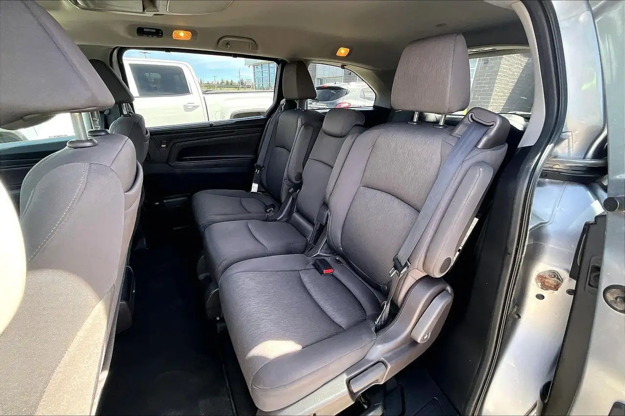 Honda Odyssey снимка Honda Odyssey