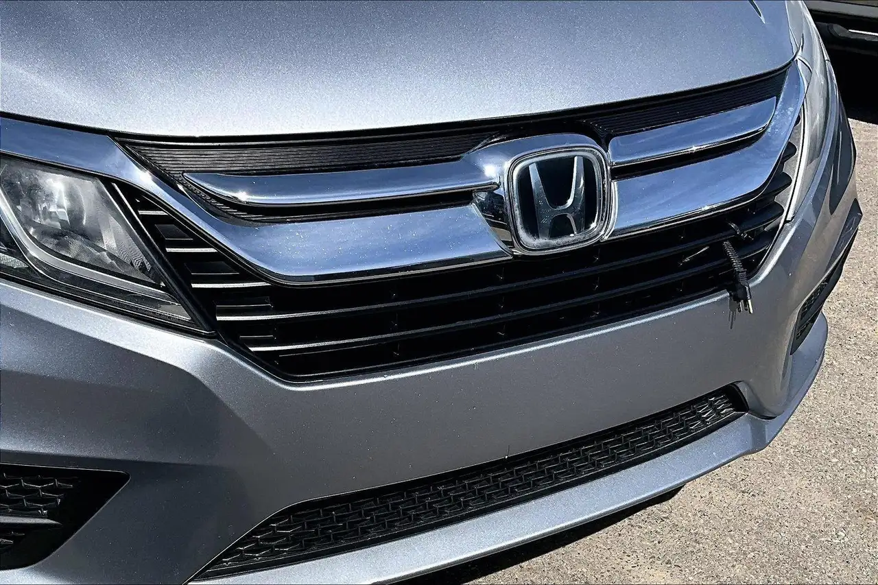 Honda Odyssey снимка Honda Odyssey