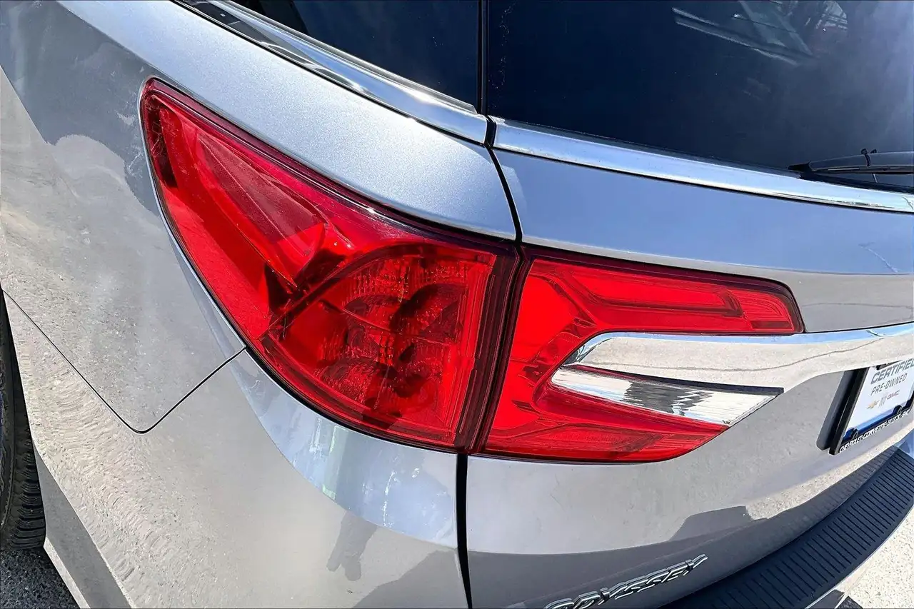 Honda Odyssey снимка Honda Odyssey