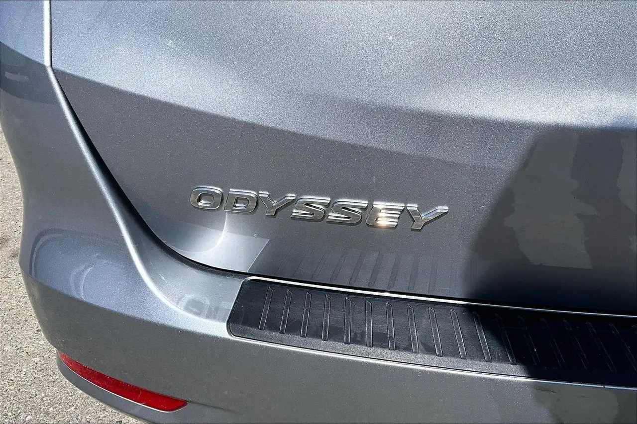 Honda Odyssey снимка Honda Odyssey