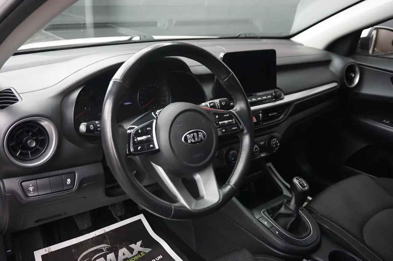 Kia Forte снимка Kia Forte