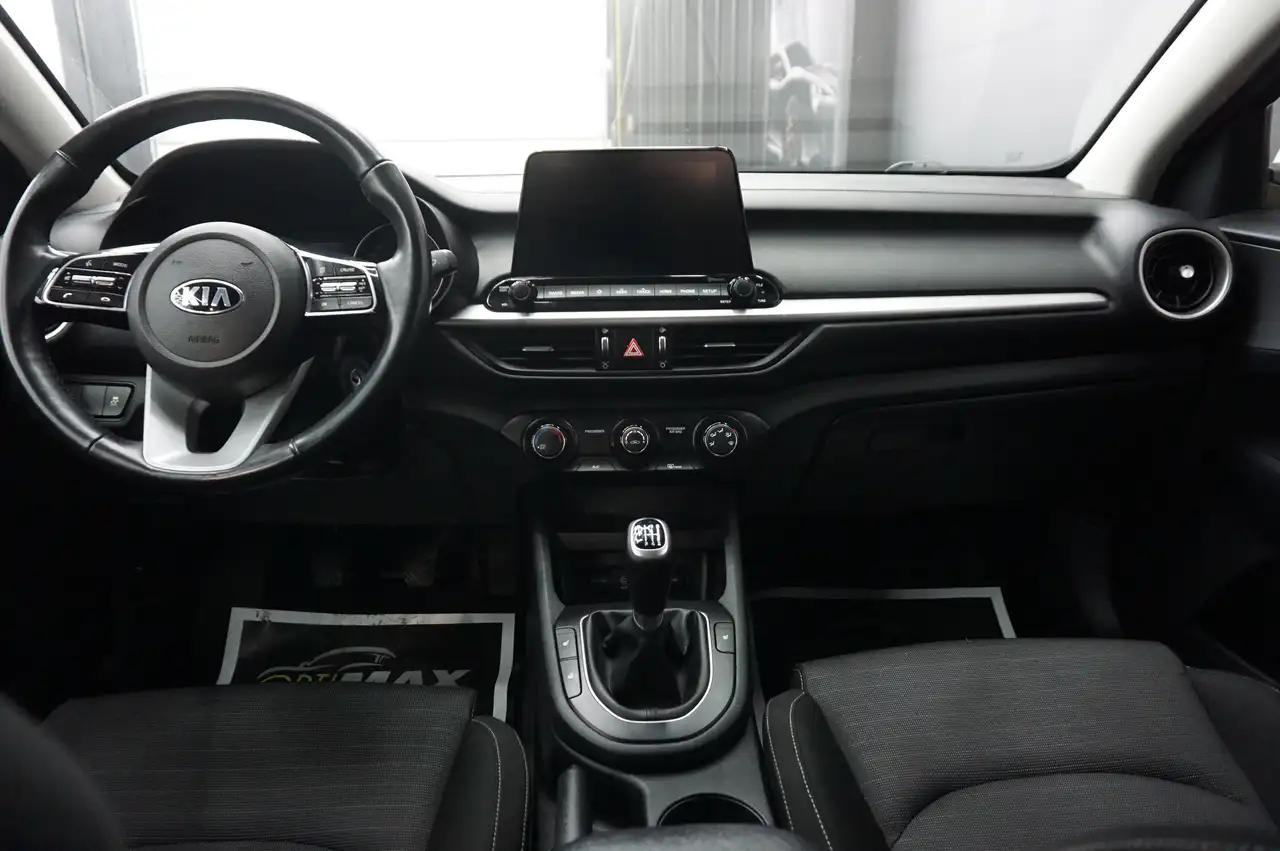 Kia Forte снимка Kia Forte