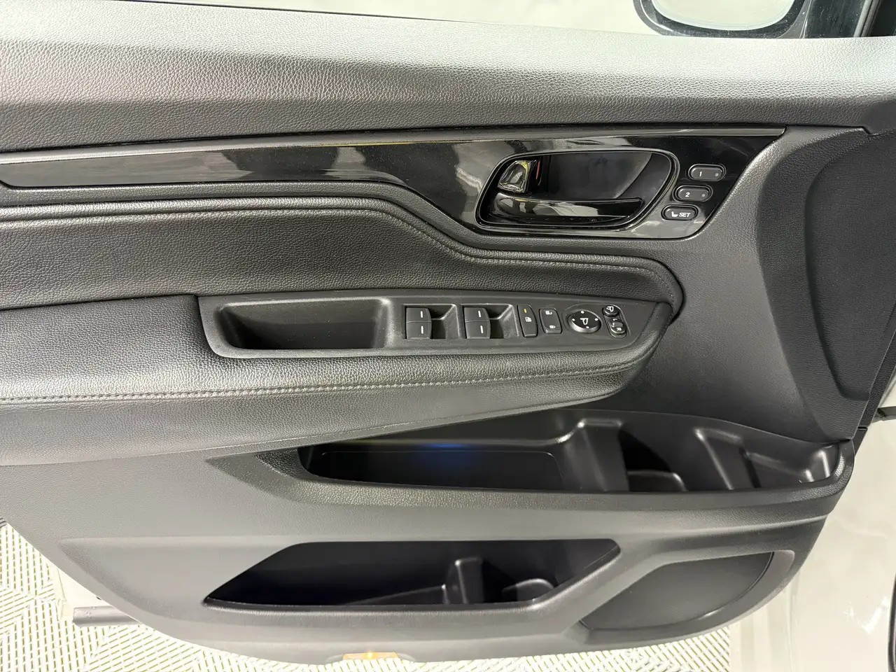 Honda Odyssey снимка Honda Odyssey
