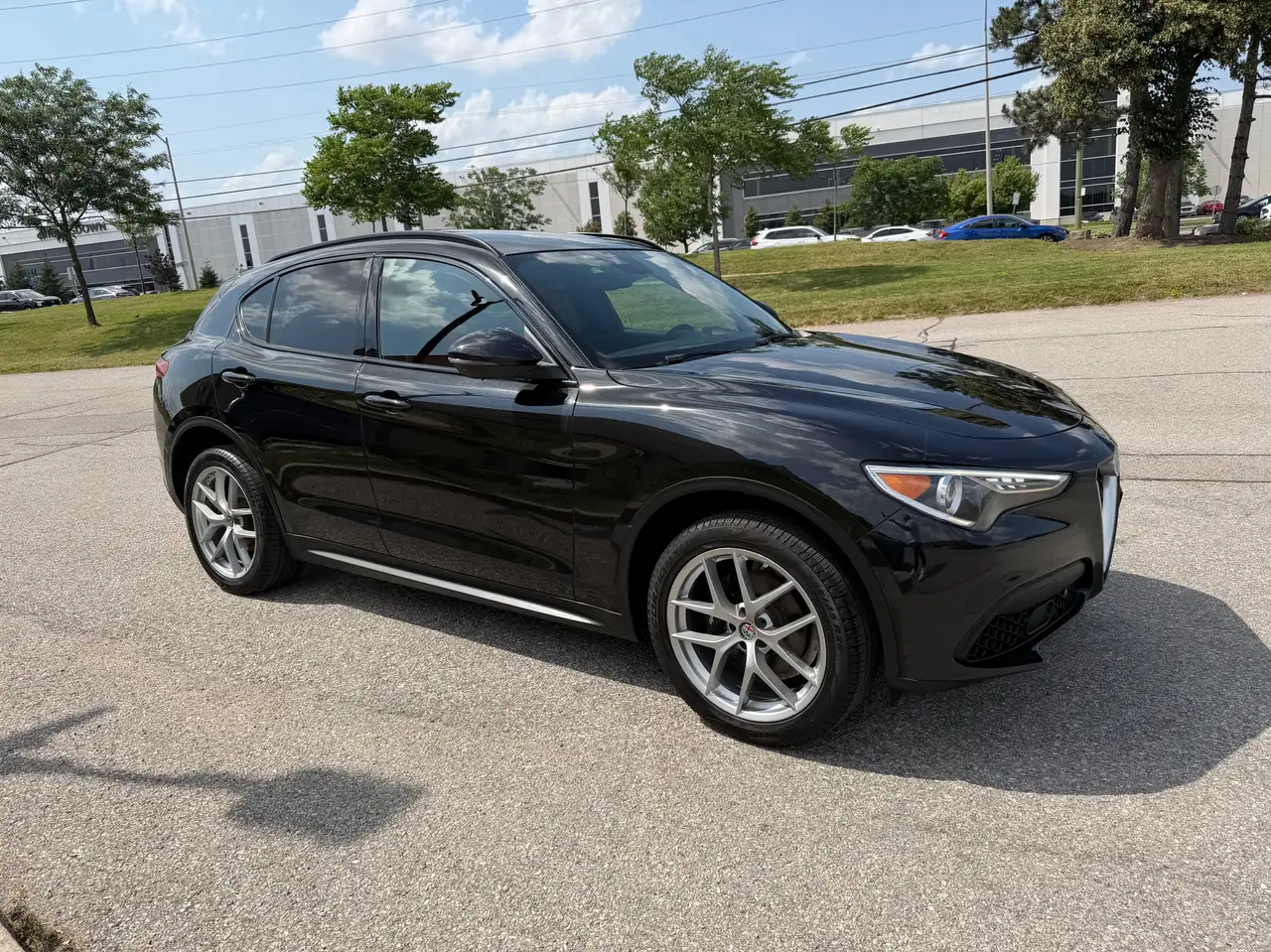Alfa Romeo Stelvio снимка Alfa Romeo Stelvio