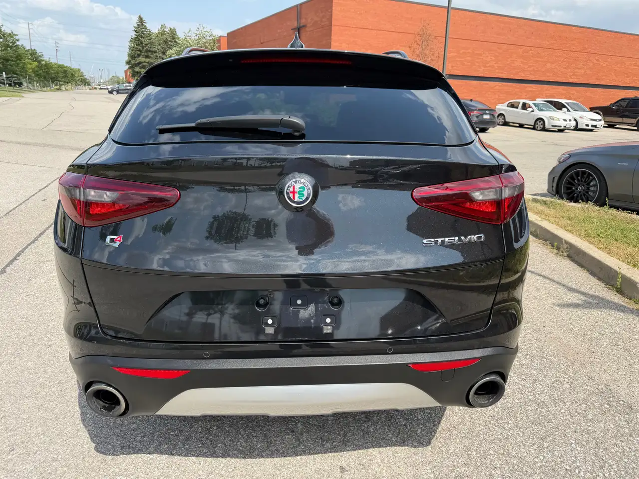 Alfa Romeo Stelvio снимка Alfa Romeo Stelvio
