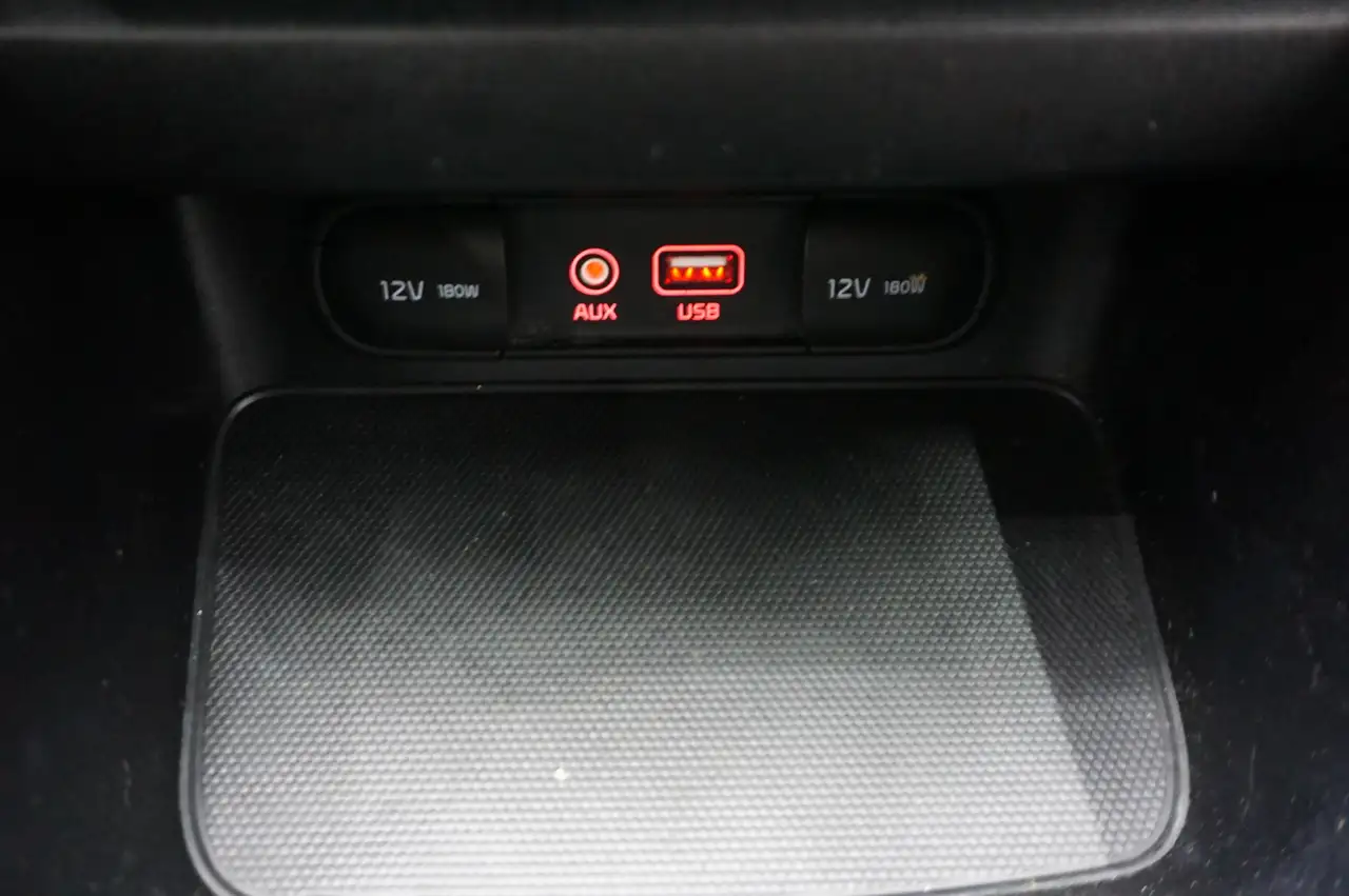 Kia Forte снимка Kia Forte