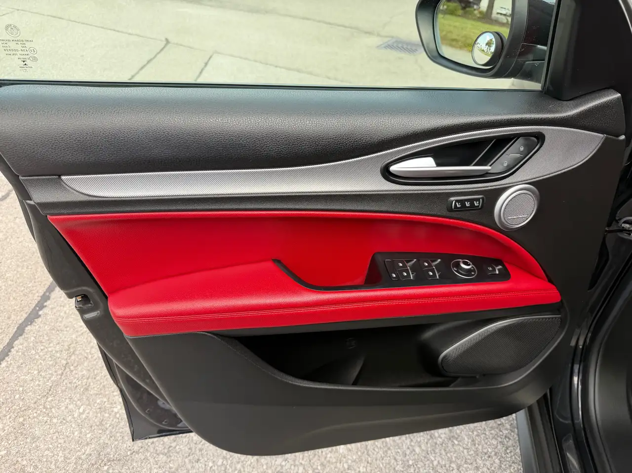 Alfa Romeo Stelvio снимка Alfa Romeo Stelvio