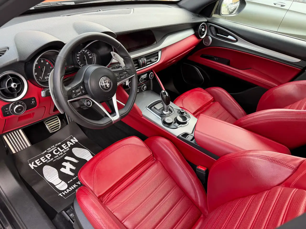 Alfa Romeo Stelvio снимка Alfa Romeo Stelvio