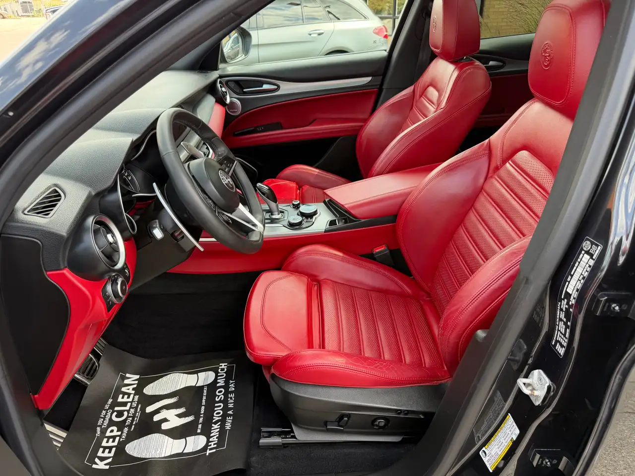 Alfa Romeo Stelvio снимка Alfa Romeo Stelvio