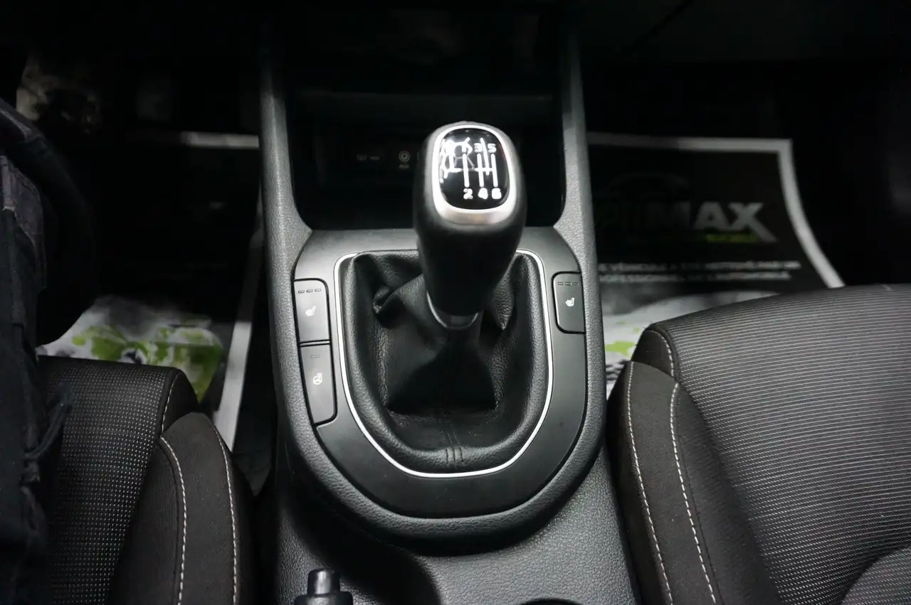Kia Forte снимка Kia Forte