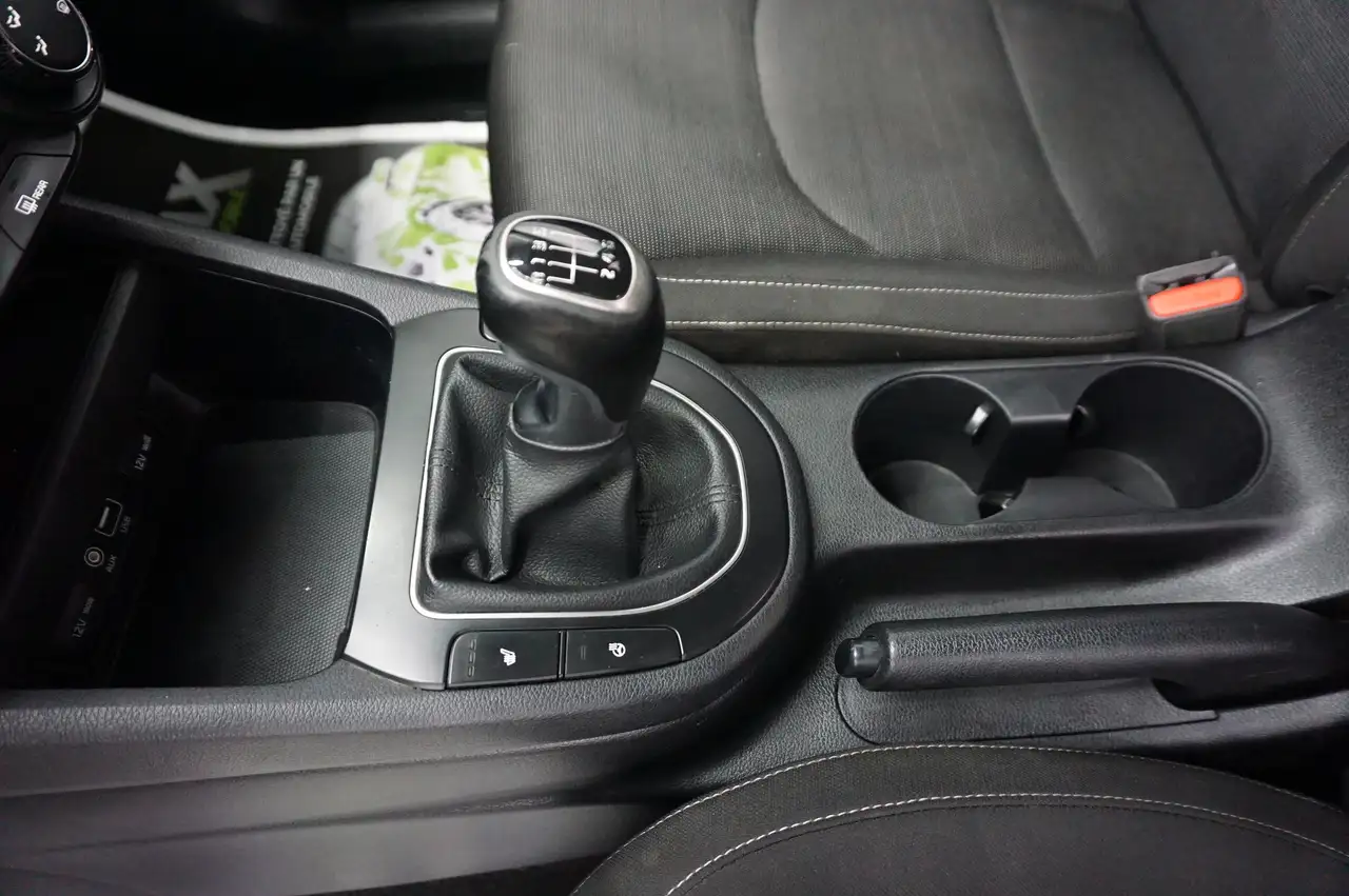 Kia Forte снимка Kia Forte