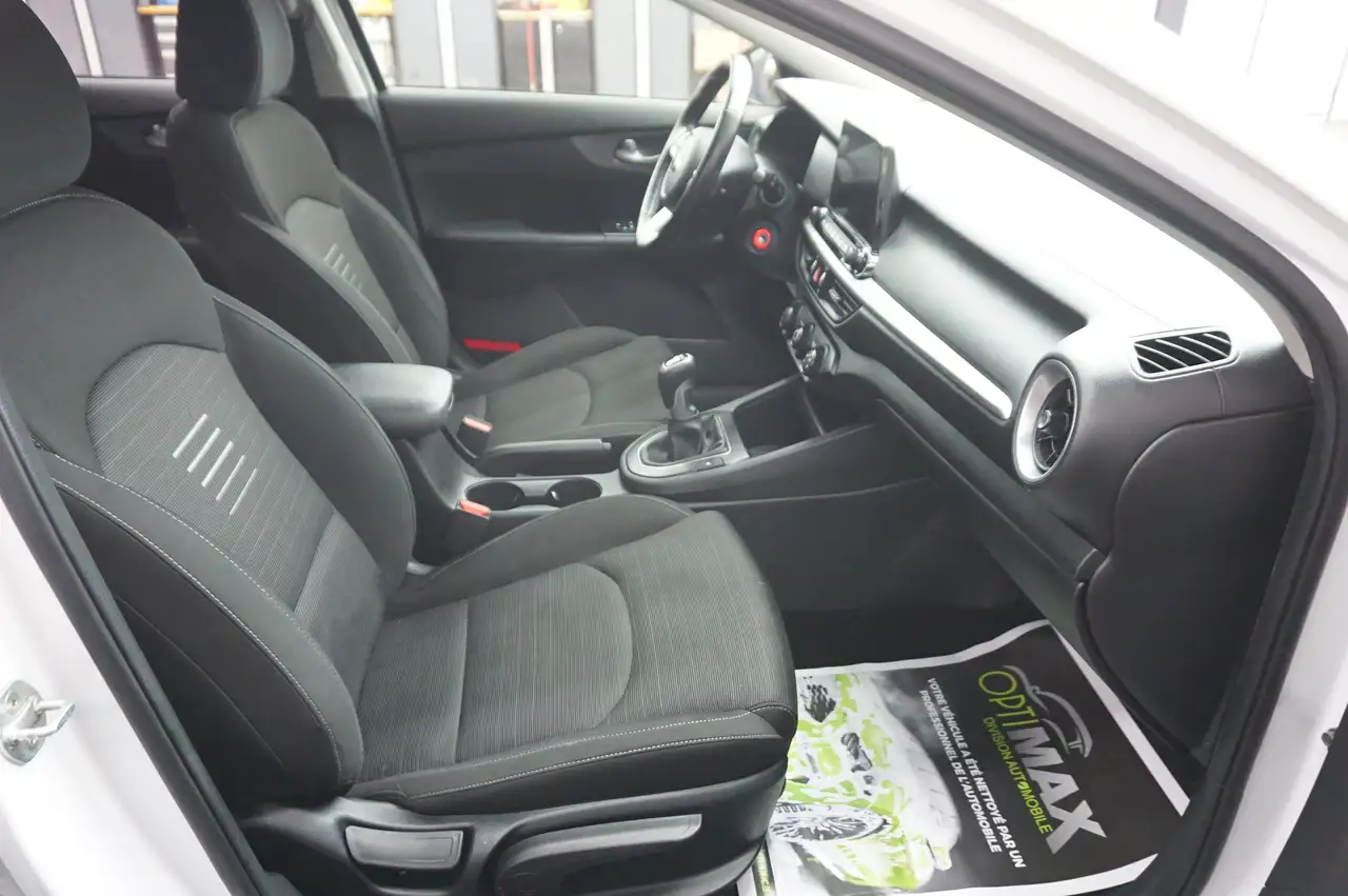 Kia Forte снимка Kia Forte