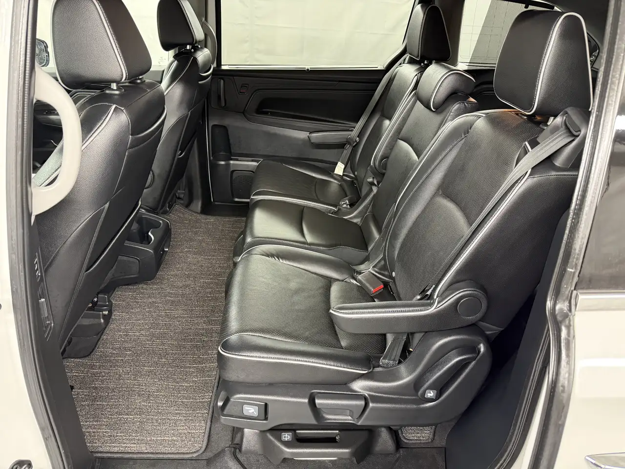 Honda Odyssey снимка Honda Odyssey