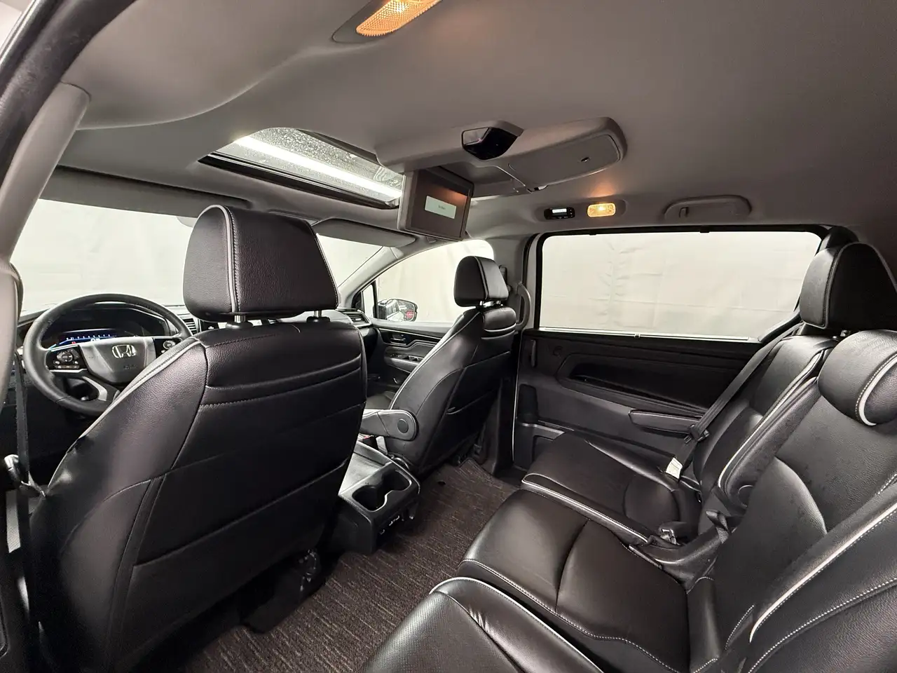 Honda Odyssey снимка Honda Odyssey