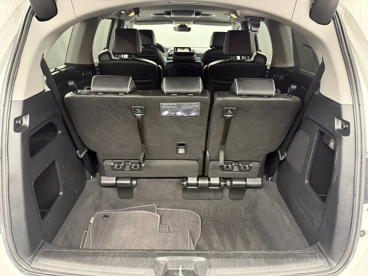 Honda Odyssey снимка Honda Odyssey