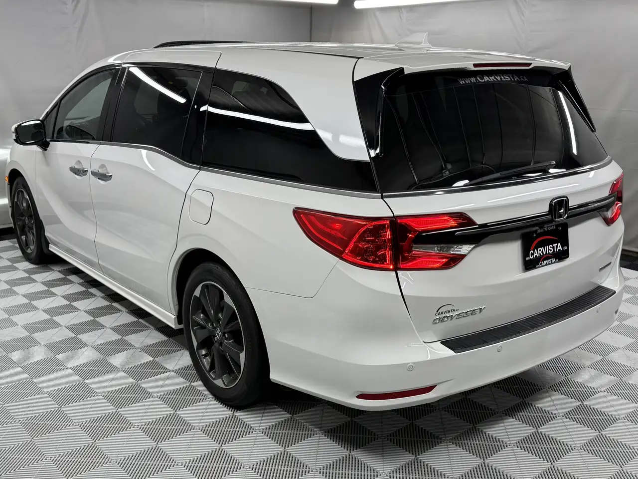 Honda Odyssey снимка Honda Odyssey