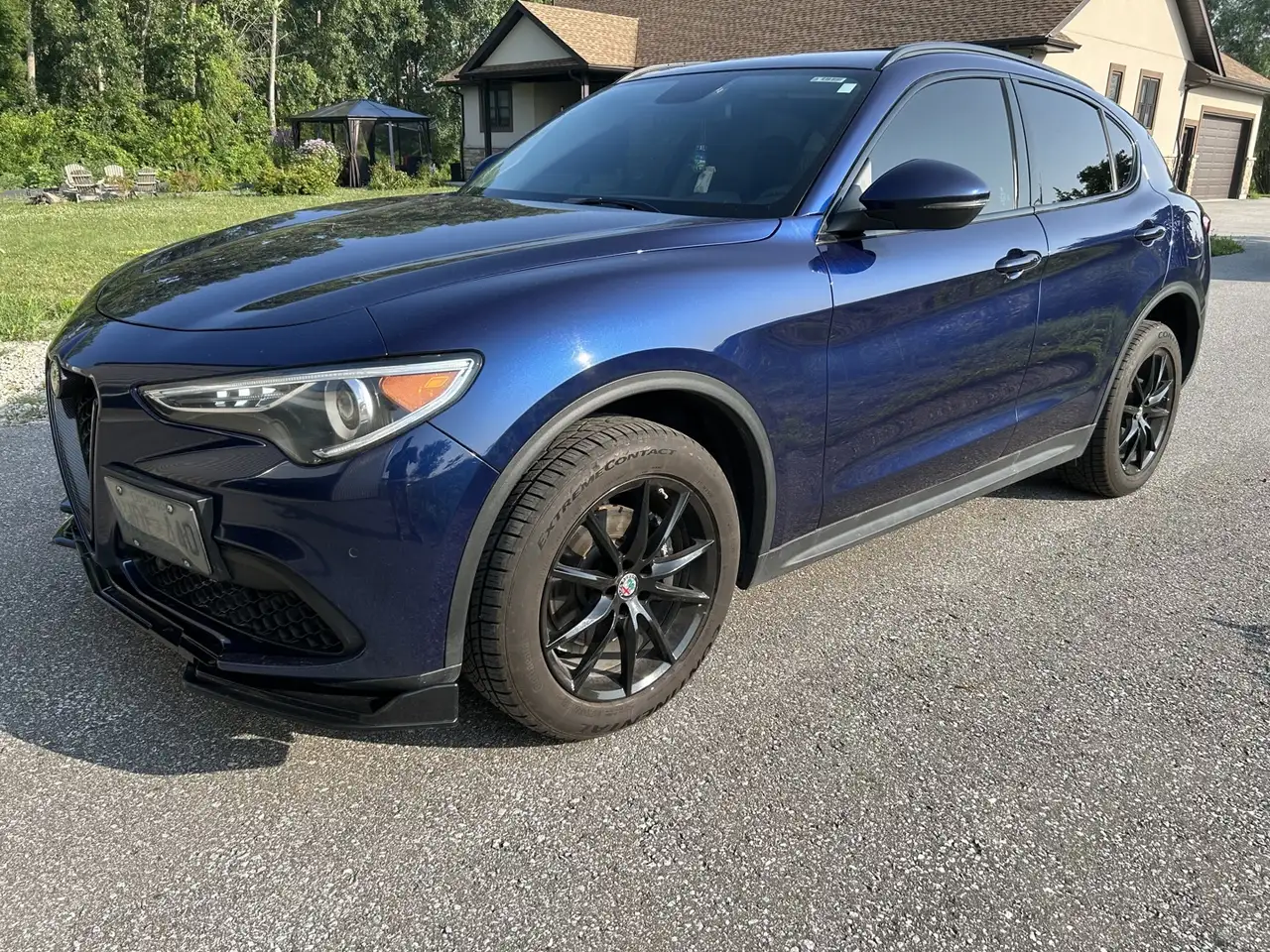 Alfa Romeo Stelvio снимка Alfa Romeo Stelvio
