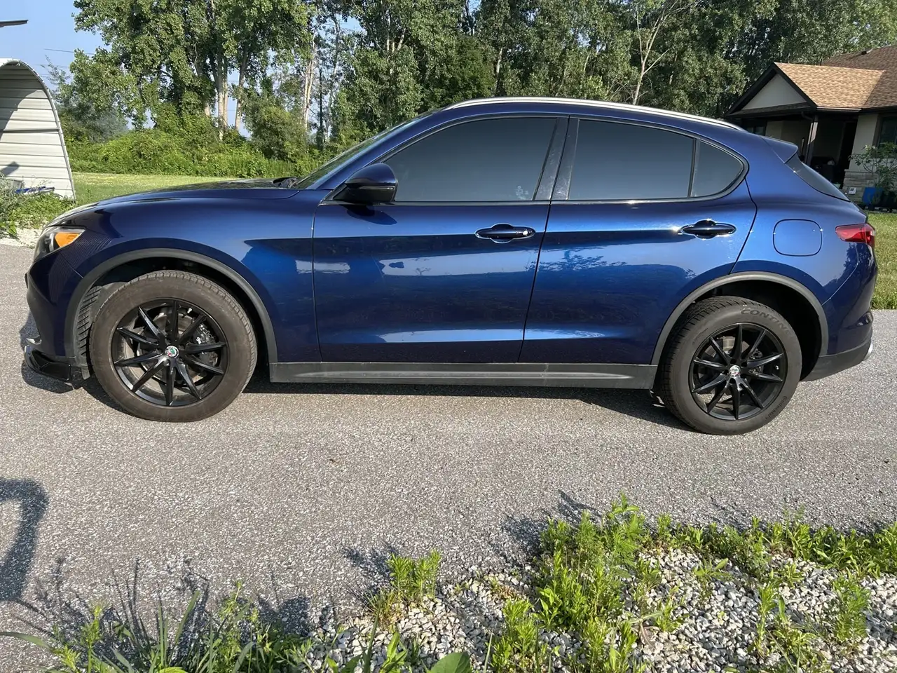 Alfa Romeo Stelvio снимка Alfa Romeo Stelvio