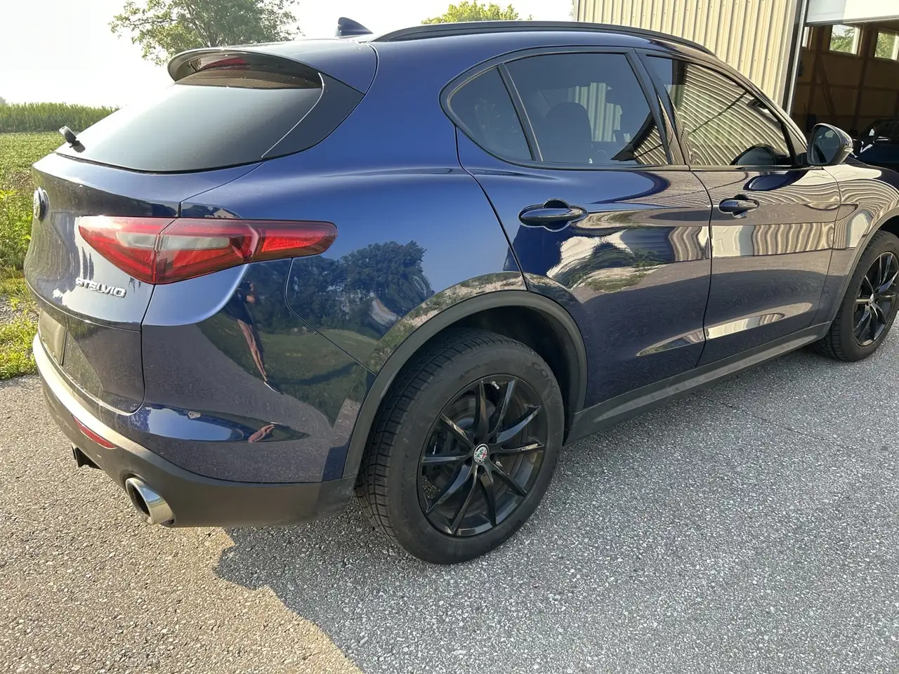 Alfa Romeo Stelvio снимка Alfa Romeo Stelvio