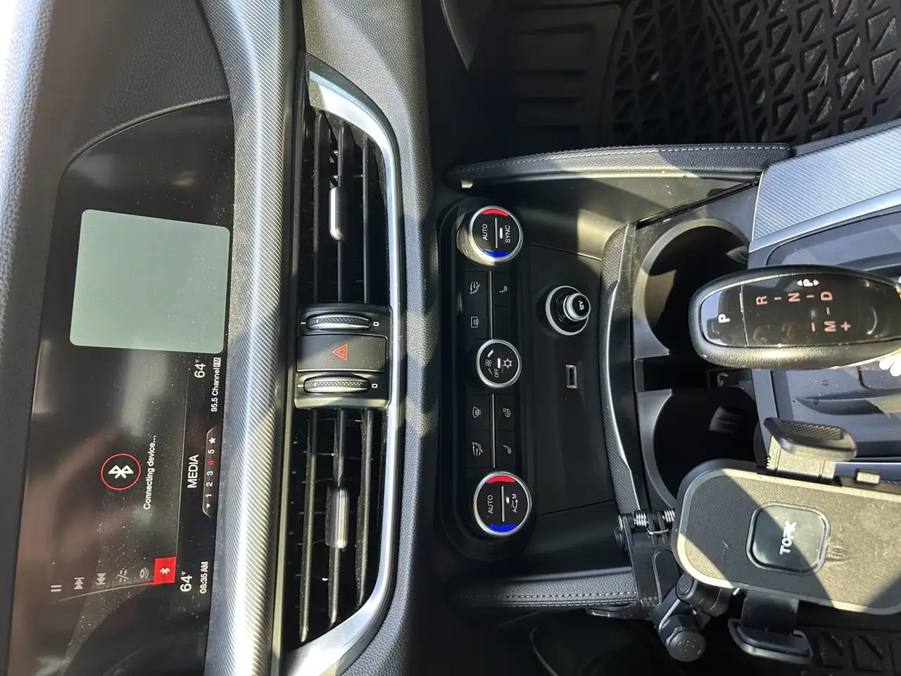 Alfa Romeo Stelvio снимка Alfa Romeo Stelvio