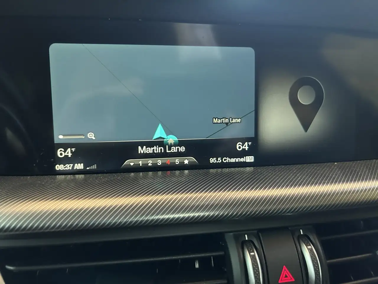 Alfa Romeo Stelvio снимка Alfa Romeo Stelvio