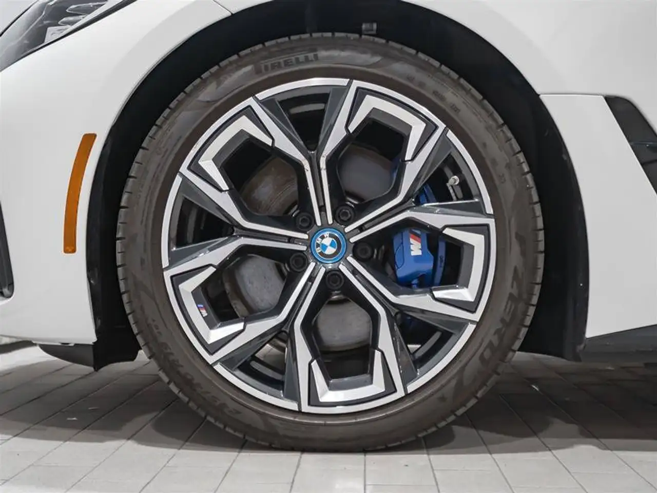 BMW i4 снимка BMW i4