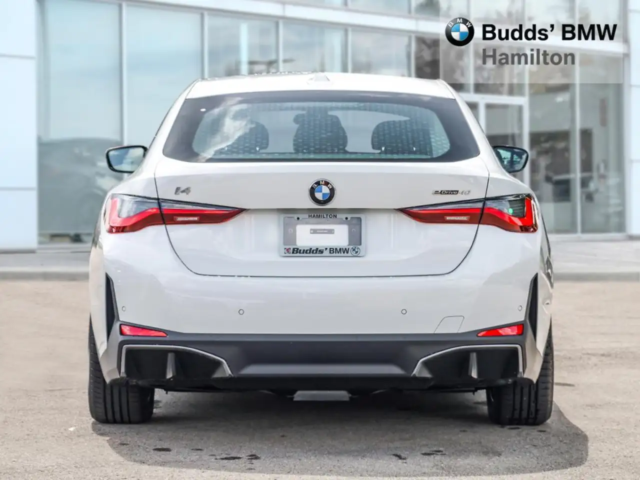 BMW i4 photo BMW i4