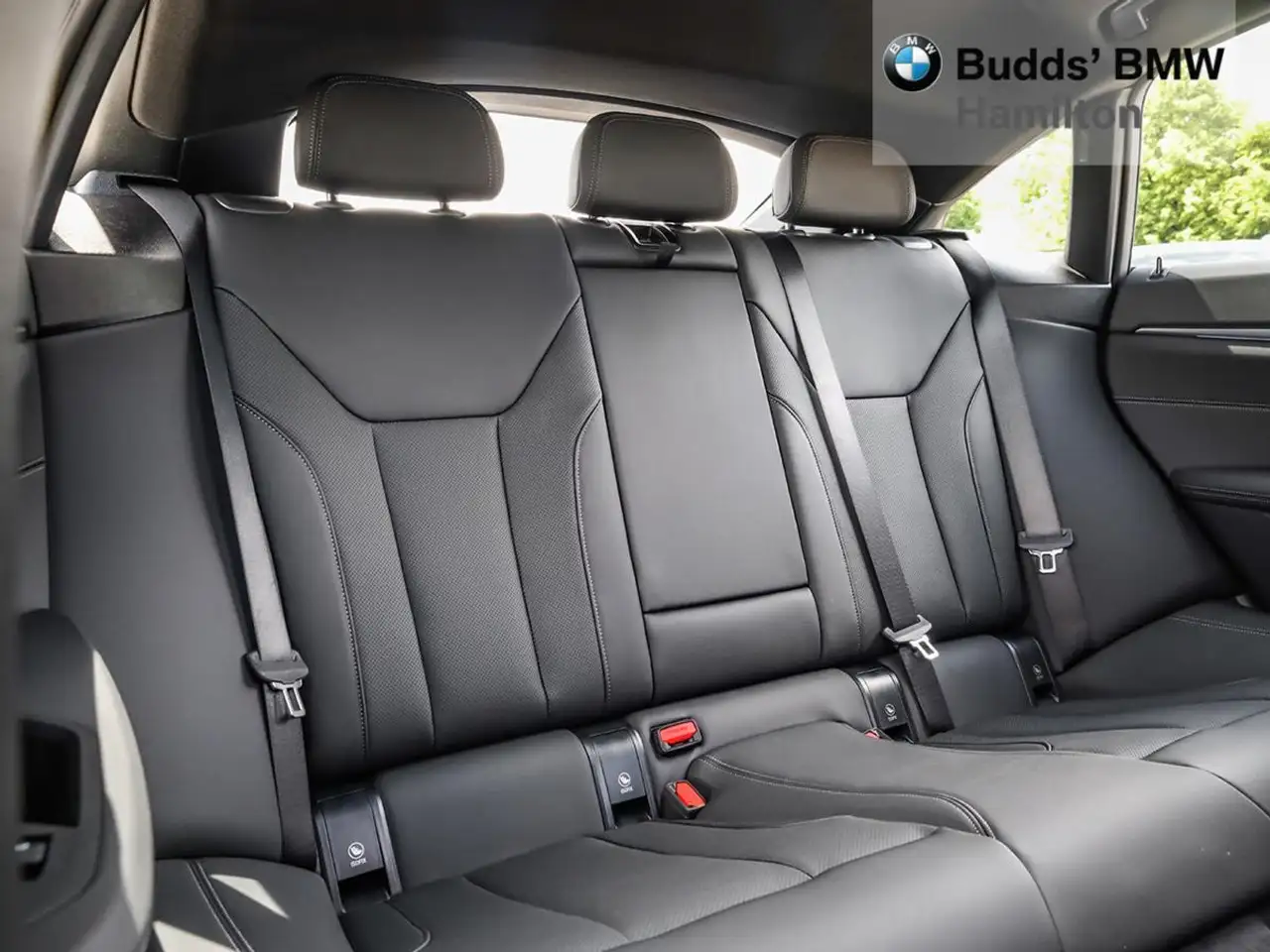 BMW i4 photo BMW i4