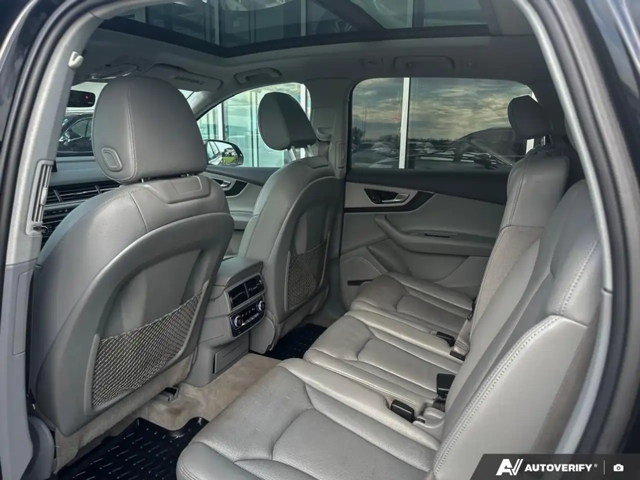 Audi Q7 photo Audi Q7