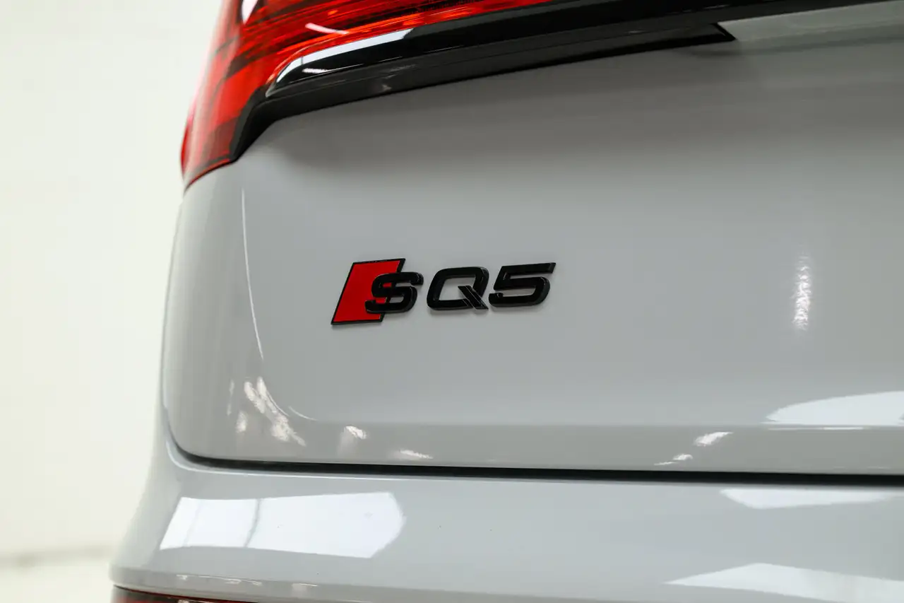 Audi SQ5 снимка Audi SQ5