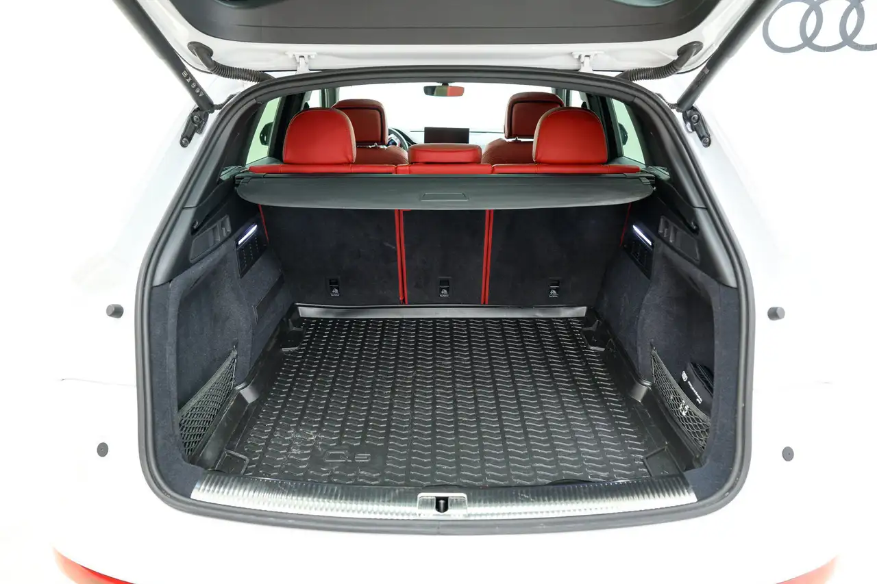 Audi SQ5 снимка Audi SQ5