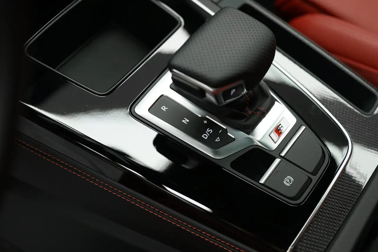 Audi SQ5 снимка Audi SQ5