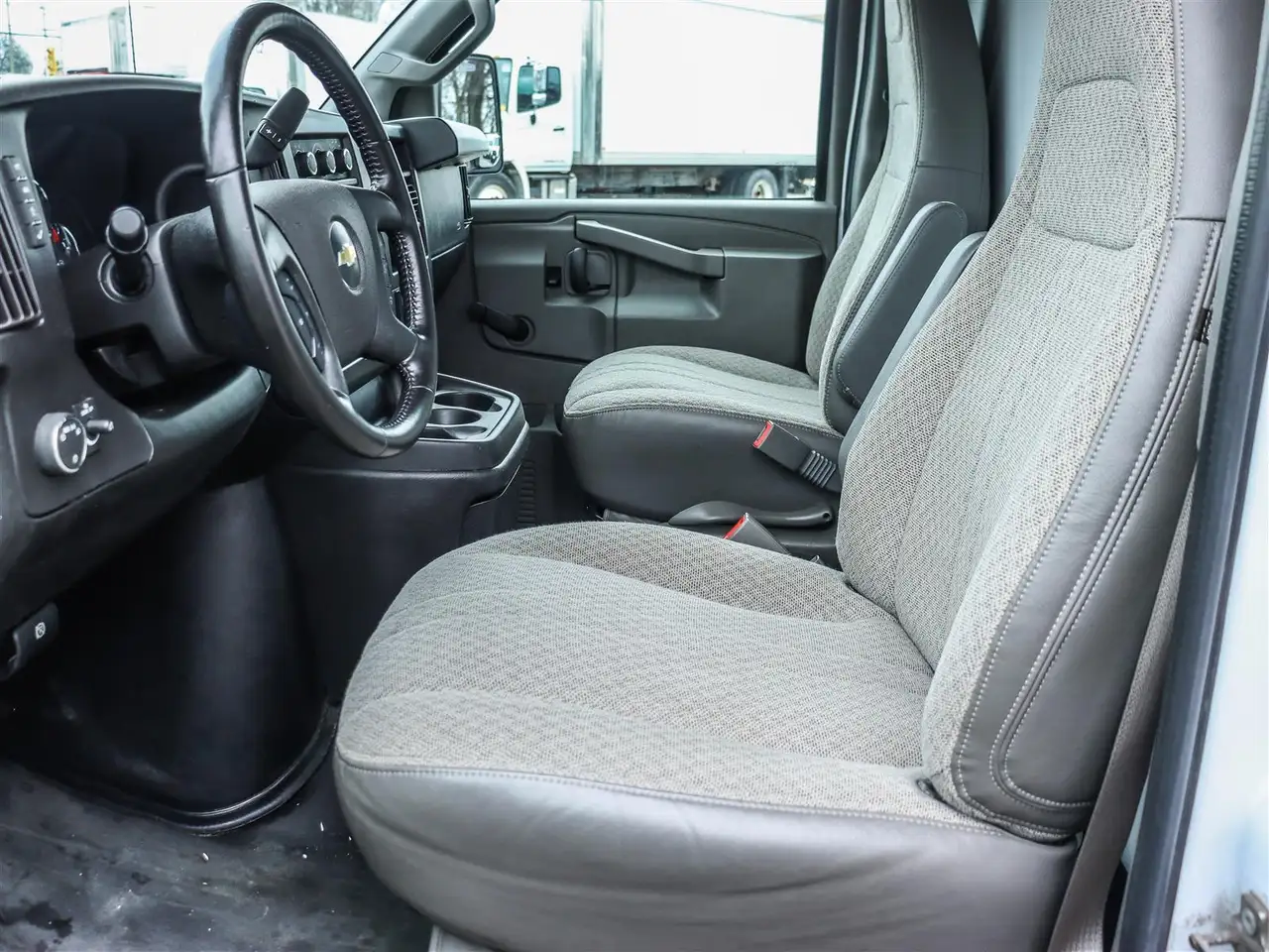 Chevrolet Express photo Chevrolet Express