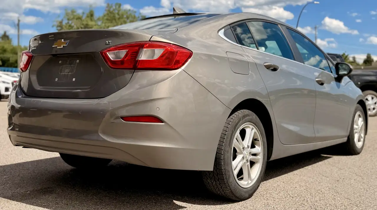 Chevrolet Cruze photo Chevrolet Cruze