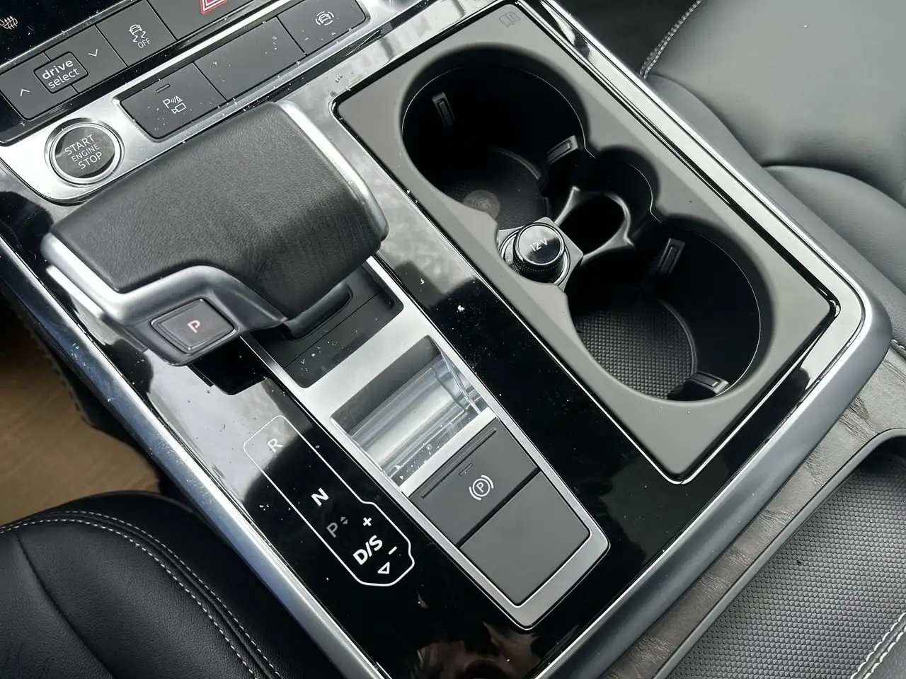 Audi Q7 photo Audi Q7