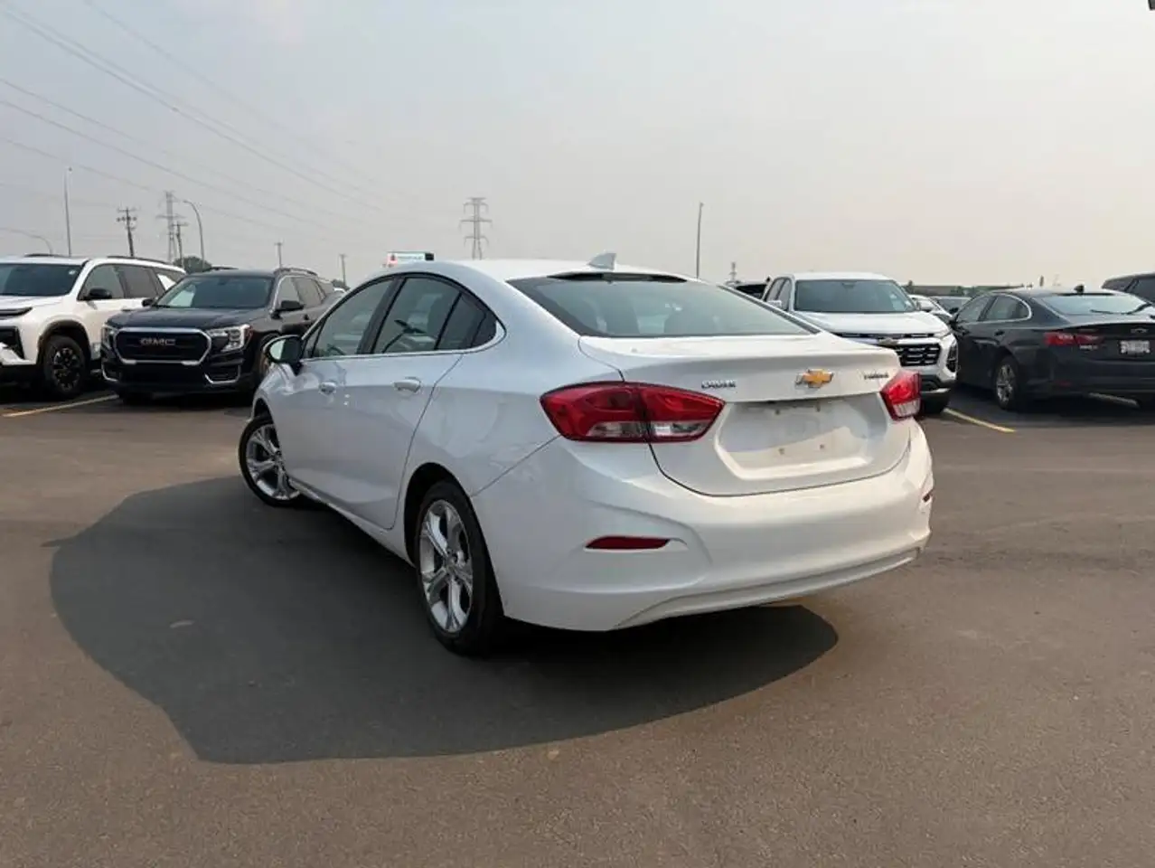 Chevrolet Cruze photo Chevrolet Cruze