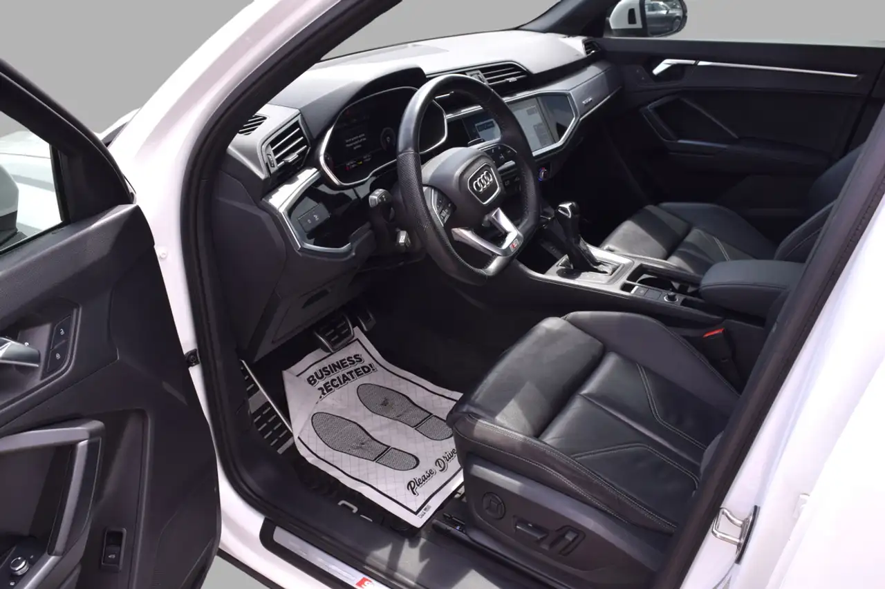 Audi Q3 photo Audi Q3