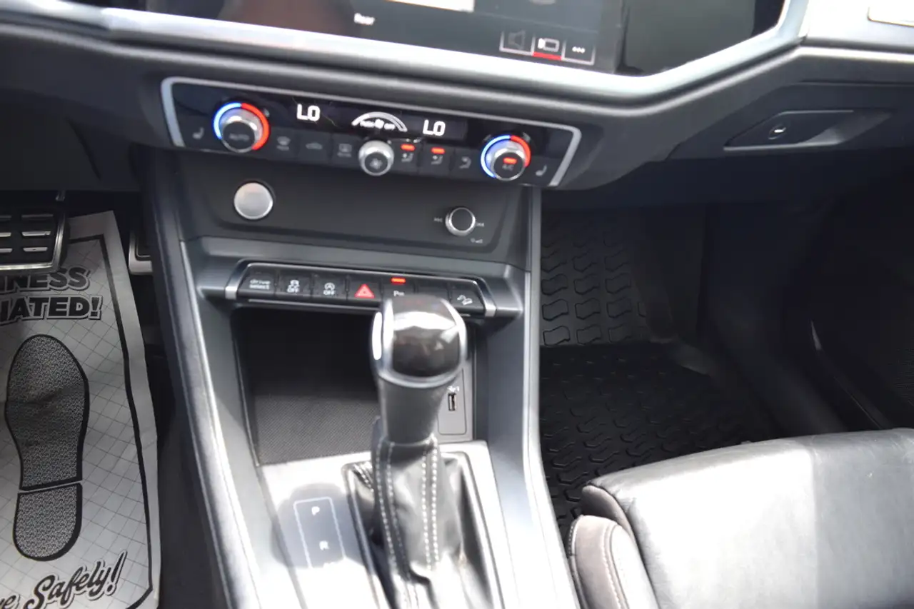 Audi Q3 photo Audi Q3