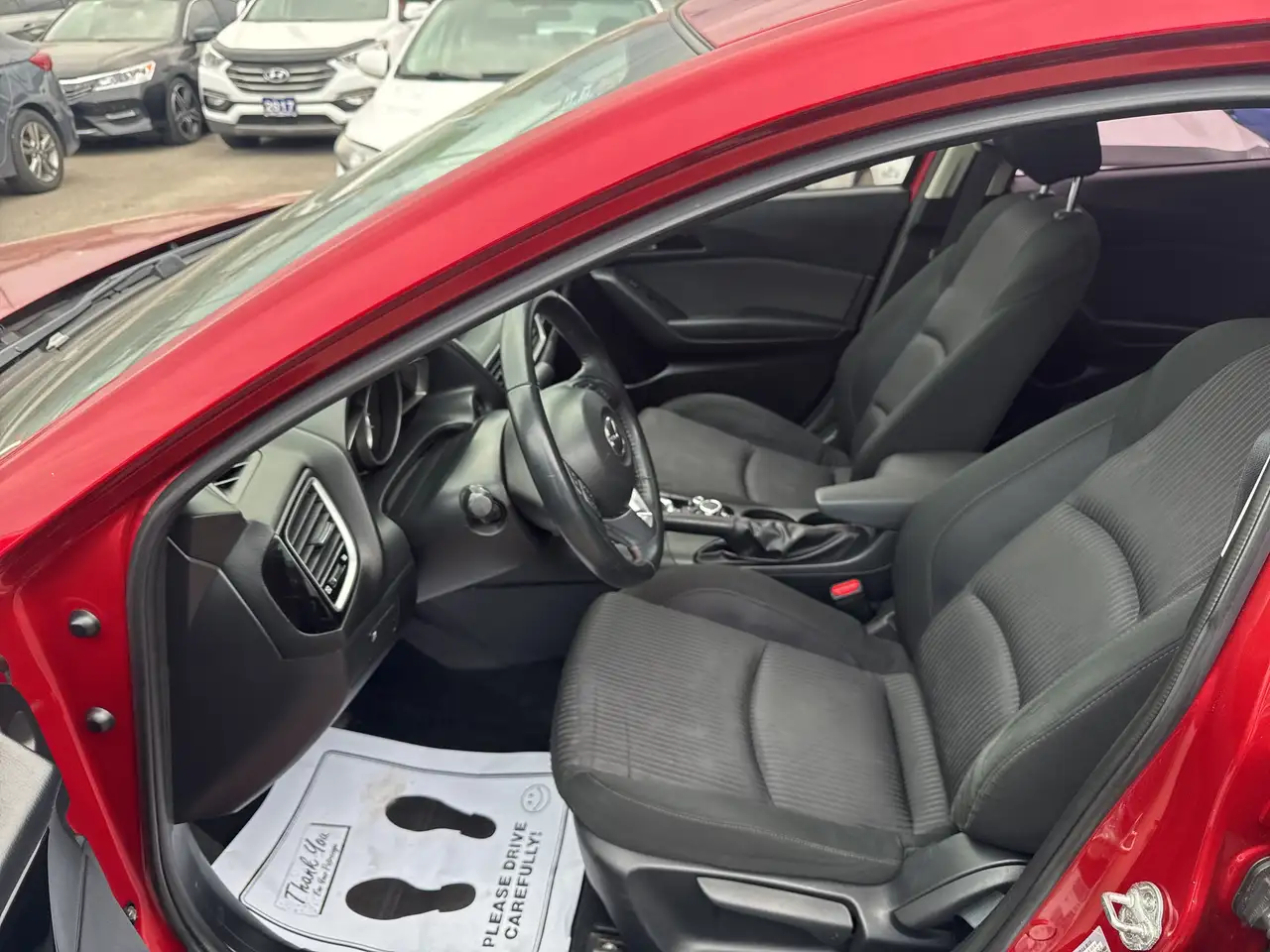 Mazda 3 снимка Mazda 3