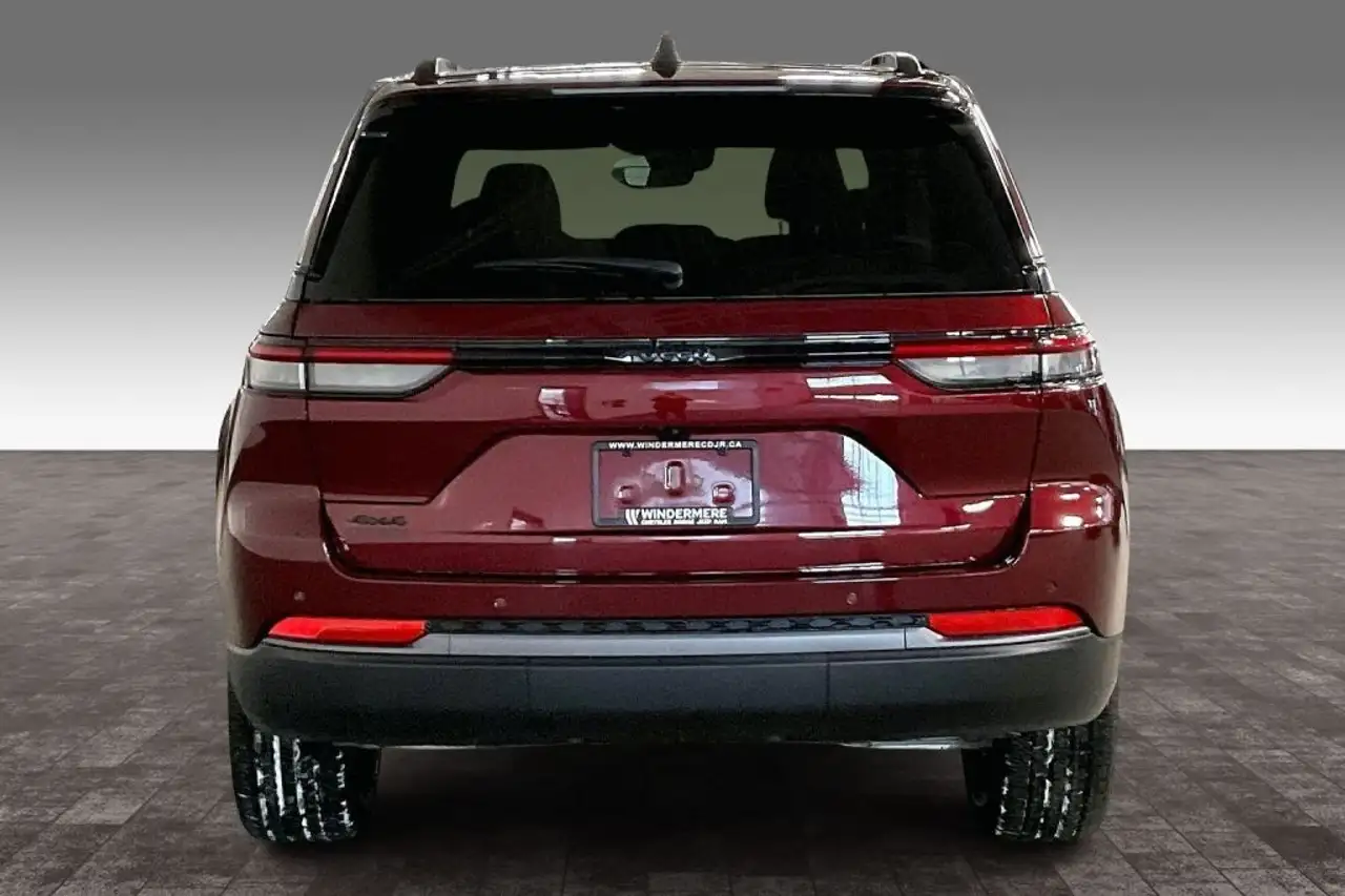 Jeep Grand Cherokee снимка Jeep Grand Cherokee