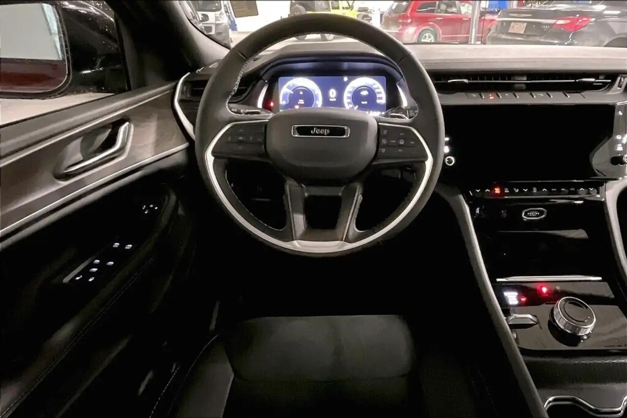 Jeep Grand Cherokee снимка Jeep Grand Cherokee