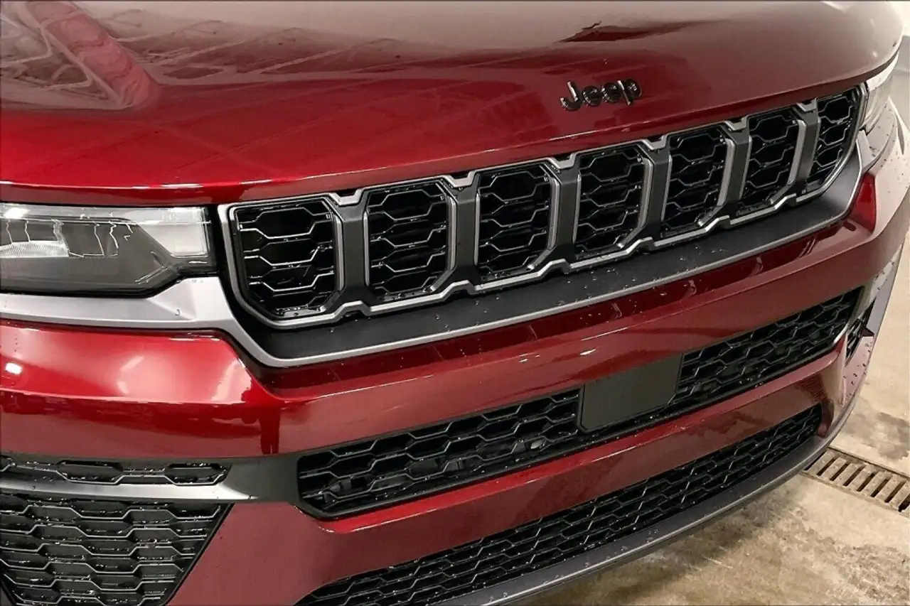 Jeep Grand Cherokee снимка Jeep Grand Cherokee