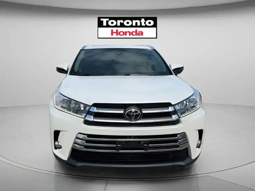 Toyota Highlander снимка Toyota Highlander