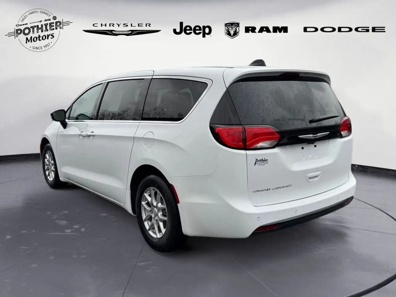 Chrysler Grand Caravan снимка Chrysler Grand Caravan