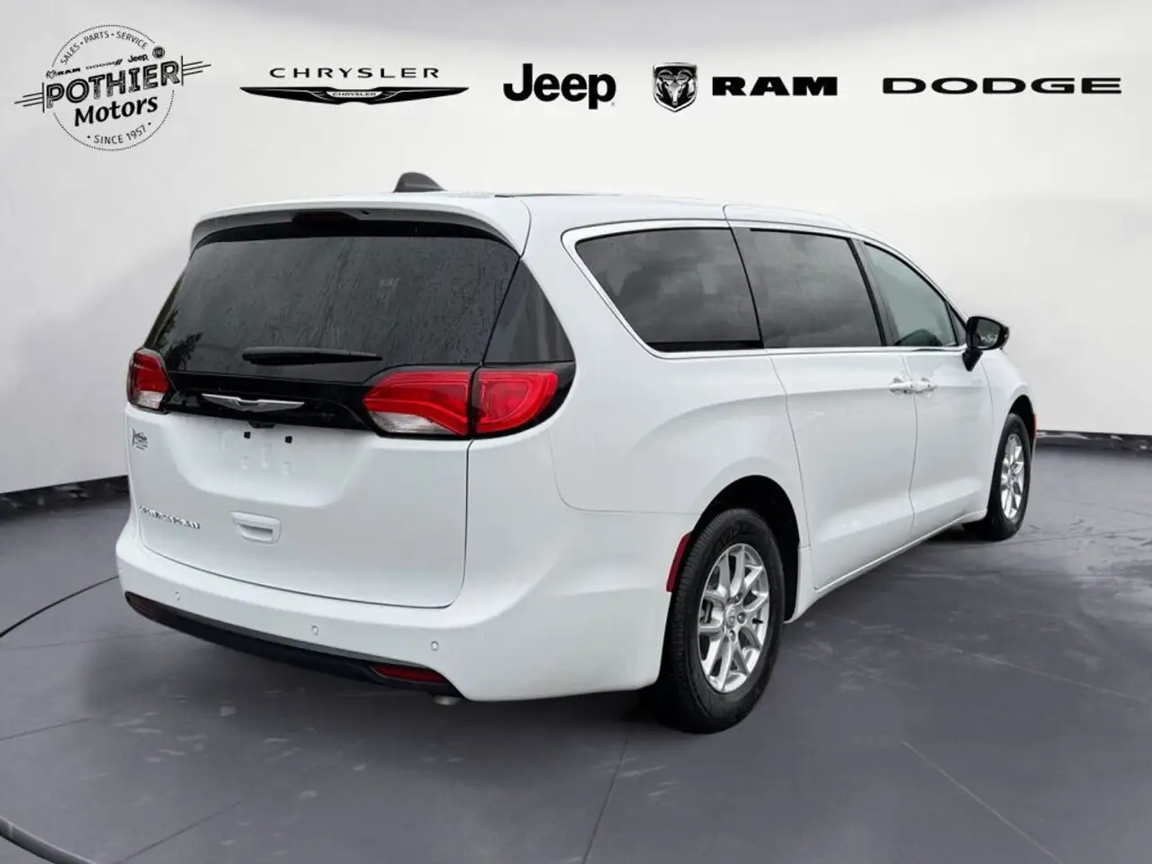 Chrysler Grand Caravan снимка Chrysler Grand Caravan
