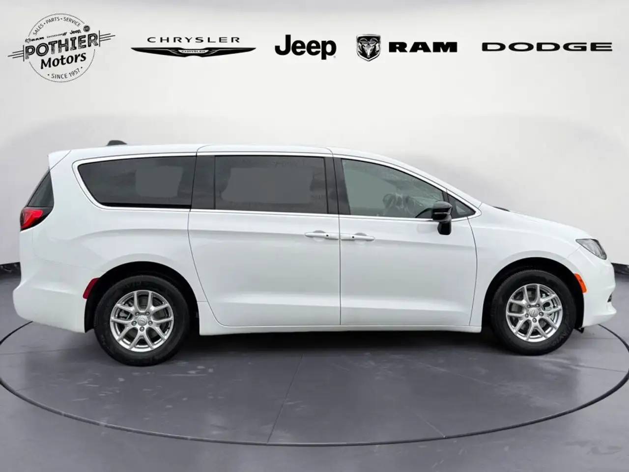 Chrysler Grand Caravan снимка Chrysler Grand Caravan