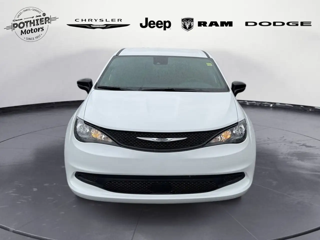 Chrysler Grand Caravan снимка Chrysler Grand Caravan