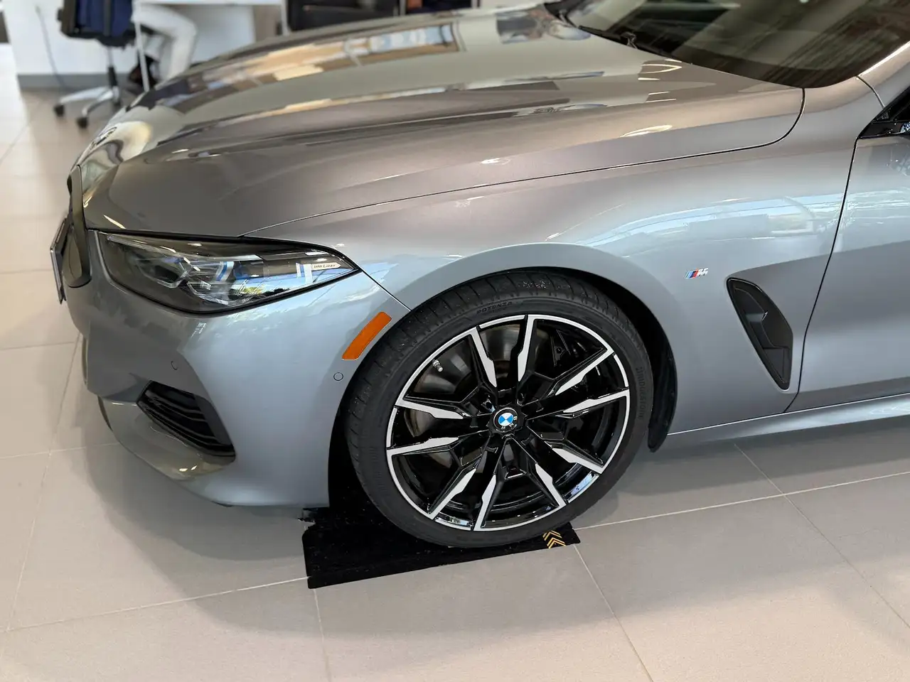 BMW 8 Series снимка BMW 8 Series