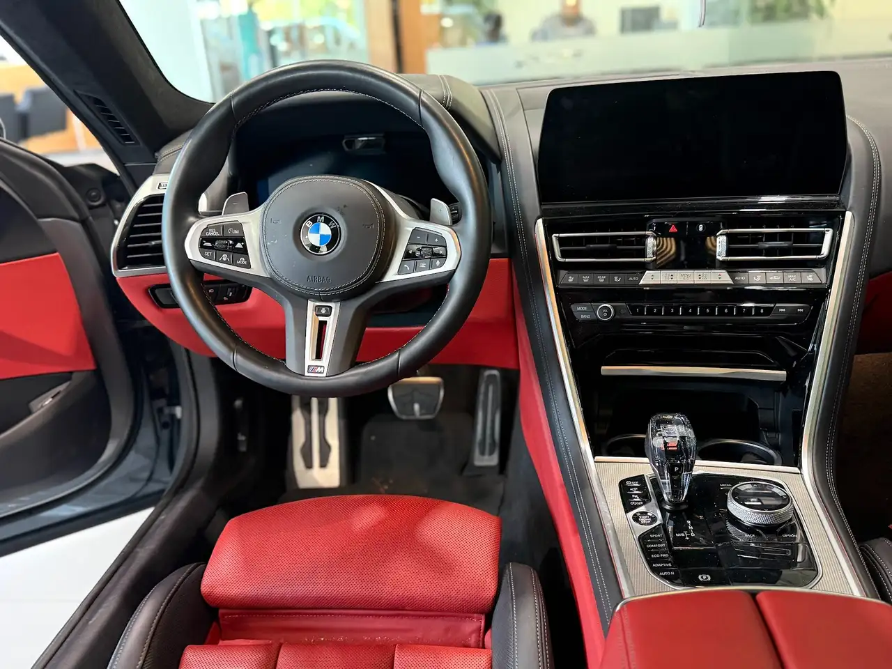 BMW 8 Series снимка BMW 8 Series