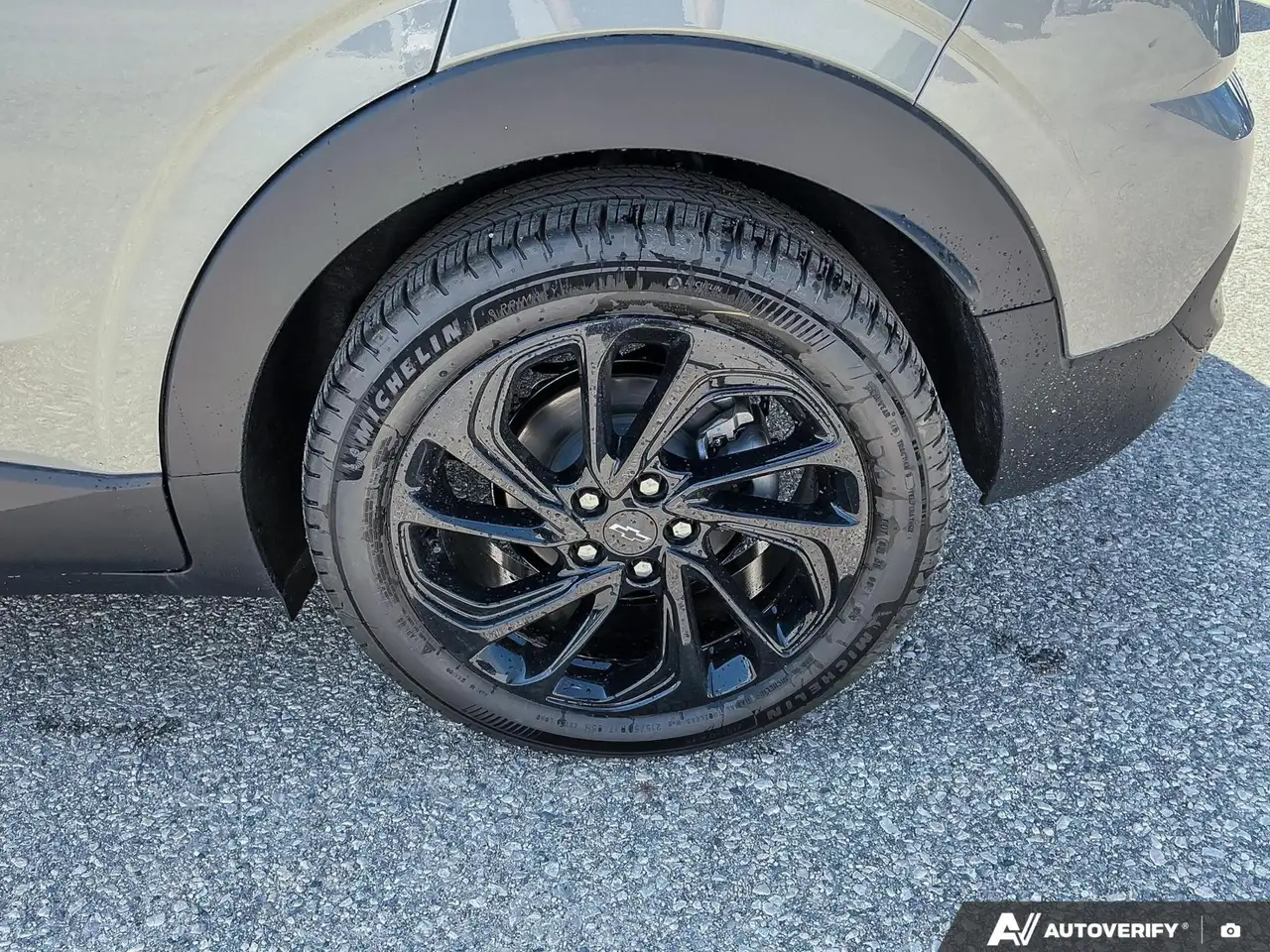 Chevrolet Bolt photo Chevrolet Bolt